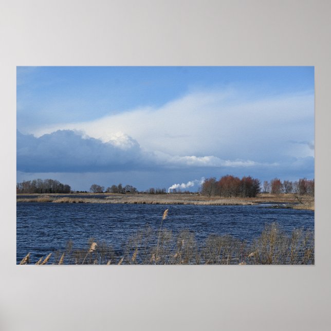 Cloudy Waterscape Poster (Vorne)