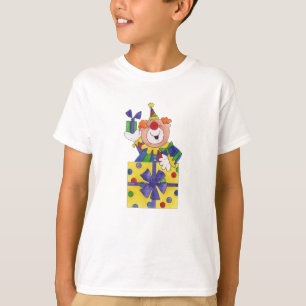 Clown in einem Geschenk T-Shirt