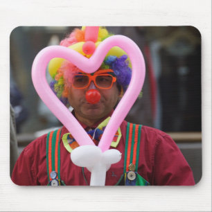 Clown mit rosa Herz Mousepad