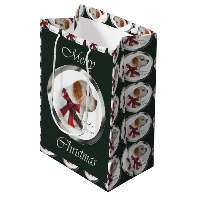 Clumber Spaniel Weihnachten Mittlere Geschenktüte (Vorderseite Schrägansicht)