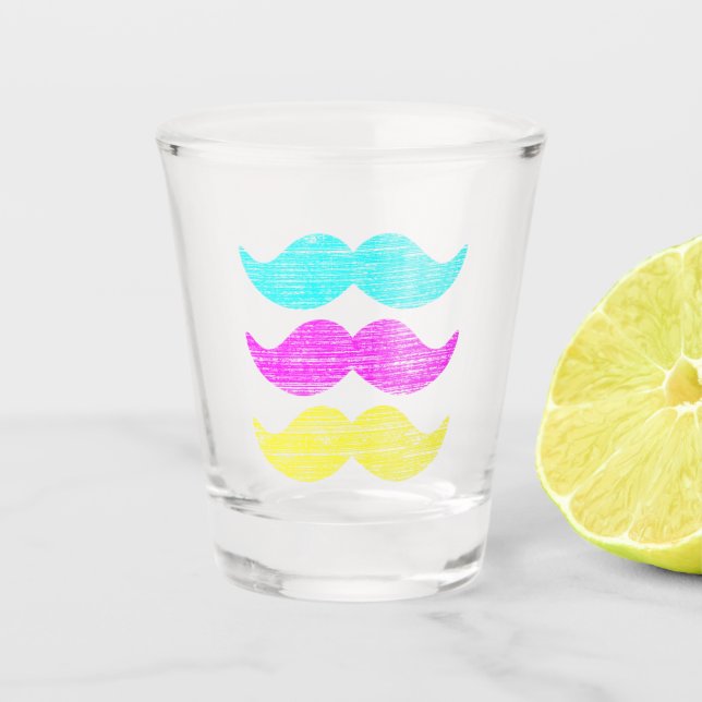 CMY Schnurrbärte Schnapsglas (Vorderseite)