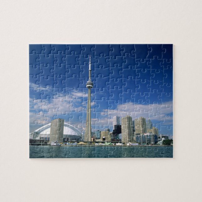 CN Tower und Skydome in Toronto, Ontario, (Horizontal)