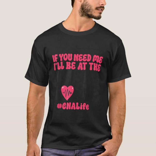 CNA-Krankenpflegeassistent, der eine Krankenversic T-Shirt (Vorderseite)