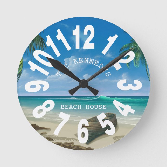 Coastal Beach House Family Name Large numbers Runde Wanduhr (Vorderseite)
