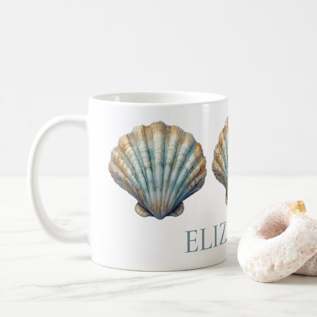 Coastal Blue Scallop Seashell Personalisiert Kaffeetasse (Mit Donut)