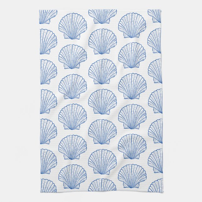 Coastal Blue und White Scallop Seashell Geschirrtuch (Vertikal)