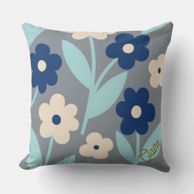 Coastal Calm Florals | Indigo & Turquoise pattern Kissen (Vorderseite)