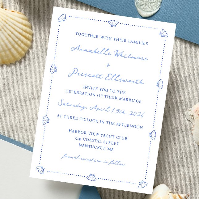 Coastal Chic Muschel Border Elegante Blue Wedding Einladung (A nautical-inspired wedding invitation with delicate seashell details. Perfect for a classic wedding)