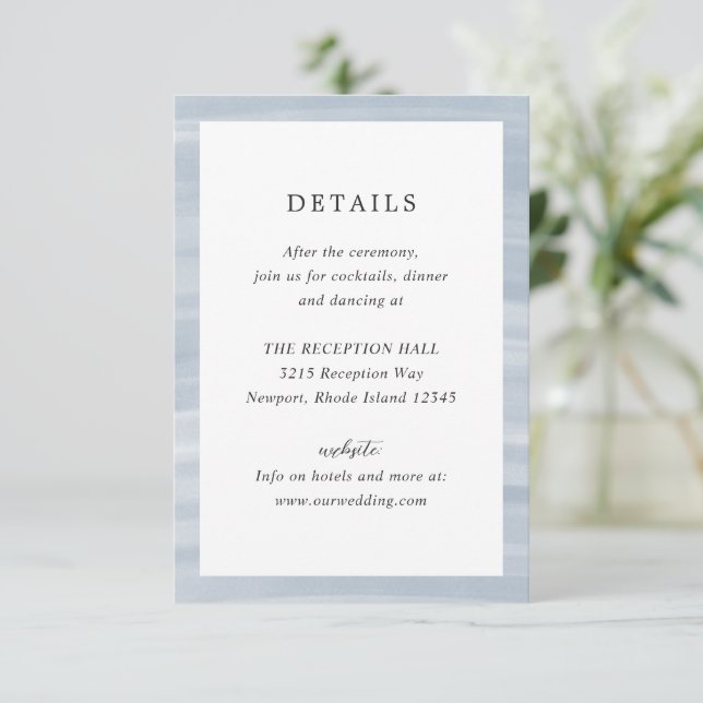 Coastal Chic Mute Blue Elegante Hochzeit Begleitkarte (Stehend Vorderseite)