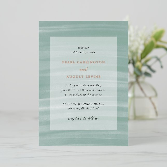 Coastal Chic Mute Green Elegant Hochzeit Folieneinladung (Stehend vorne)