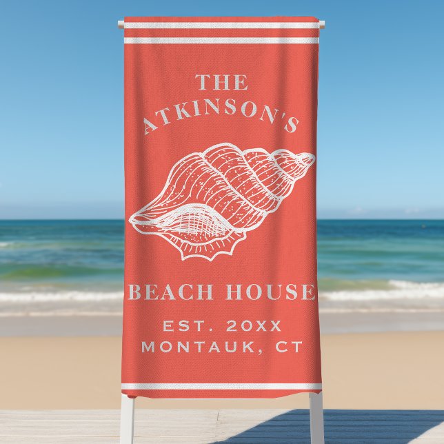 Coastal Conch Muschel Beach House Familienname Cor Strandtuch (Von Creator hochgeladen)