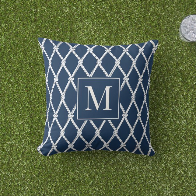 Coastal Preppy Nautical Monogram – Navy & White Kissen (Golfball-Marker)