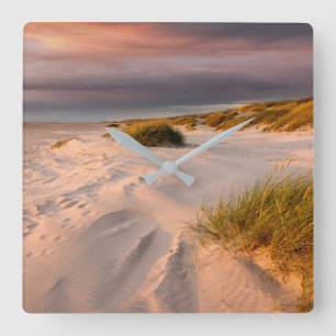 Coastline Saltum Beach, Denmark Quadratische Wanduhr