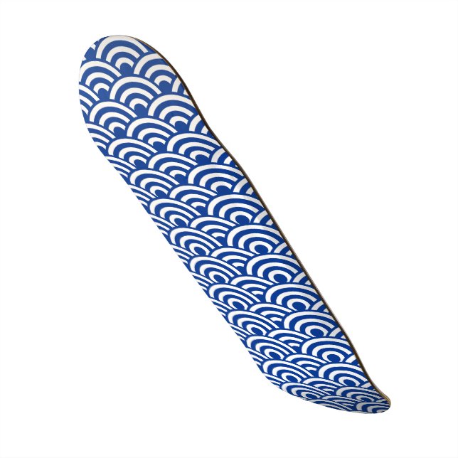 Cobalt Blue White Japanese Wave Muster Skateboard (Vorderseite)