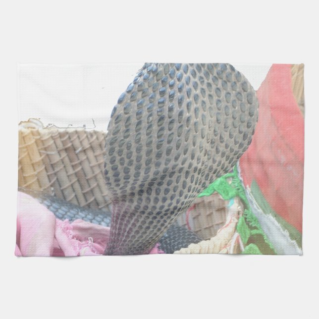 Cobra in Basket Art Print Geschirrtuch (Horizontal)