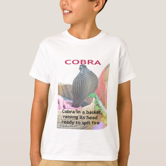 Cobra in Basket Art Print T-Shirt (Vorderseite)