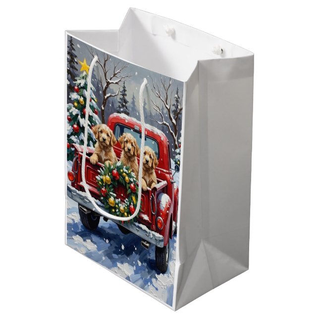 Cockapoo Christmas Red Truck Holiday Mittlere Geschenktüte (Vorderseite Schrägansicht)