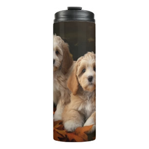 Cockapoo Welpe Herbstfreude Kürbis Thermosbecher