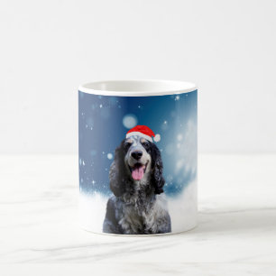 Cocker Spaniel Hund mit Weihnachts-Weihnachtsmannm Kaffeetasse