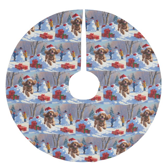 Cocker Spaniel läuft in Schnee mit Weihnachtshut Polyester Weihnachtsbaumdecke (Vorderseite)