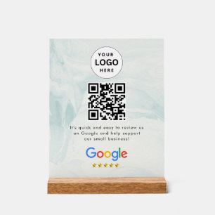 Code QR de critiques Google sur un panneau de tabl