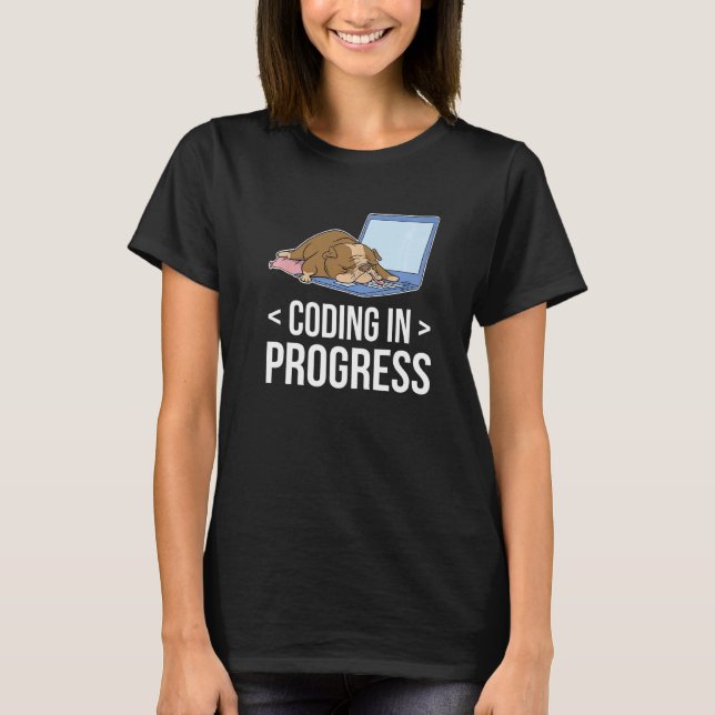 Codieren im laufenden Computer-Nerd des Programmie T-Shirt (Vorderseite)