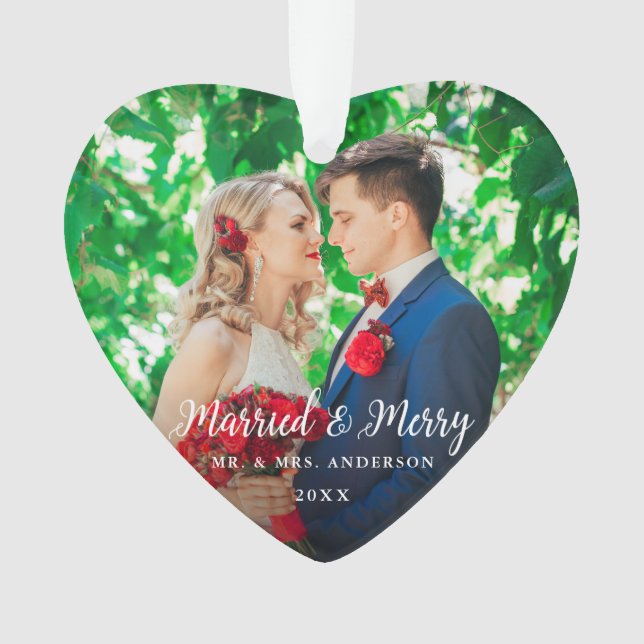 Coeur marié et joyeux de manuscrit élégant de (devant)