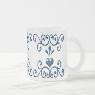 Coeurs défilés tasse en verre dépoli riche bleu