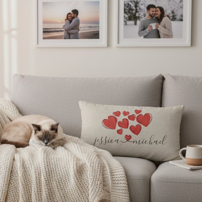 Coeurs romantiques Noms personnalisés Coussin pour (Romantic personalized lumbar pillow for couples.)