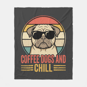 Coffee Dogs und Chill Retro Pug Fleecedecke