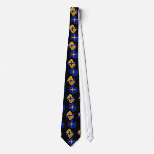 Col cravate conçu jaune et bleu