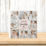 Collage Foto Pink Wir Liebe Sie Oma Bestes Geschen Holzkisten Schild<br><div class="desc">"Collage Foto Pink We Liebe You Oma Best Gift" könnte auf ein sentimentales und personalisiertes Geschenk für eine Großmutter beziehen. Dieses Geschenk kann eine Sammlung von Fotos in einem Collage-Format angeordnet, Set vor einem rosa Hintergrund, um eine Touch von Wärme und Weiblichkeit hinzuzufügen. Die Collage kann von Hand oder digital...</div>