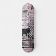 Collage noir violet c sur skateboard