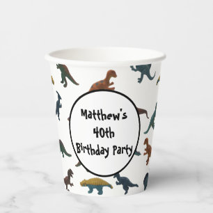 Collage of Plastic Toy Dinosaurier und Ihre Botsch Pappbecher