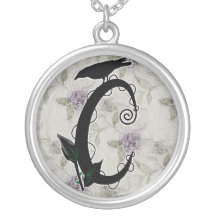 "Collier de l'initiale C gothique"