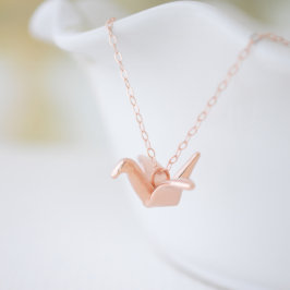 Collier de grue pliée à l'origami d'or rose