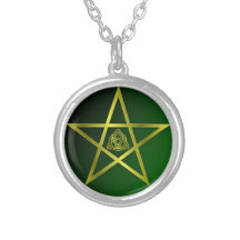 Collier de pentagone étoilé