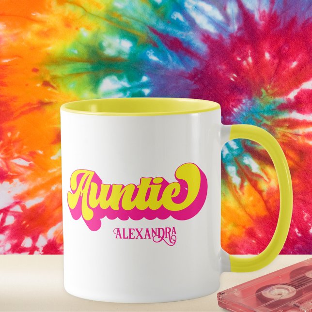 Coloré Retro Tante Nom personnalisé Mug (The perfect coffee mug for a groovy auntie or aunt-to-be!)