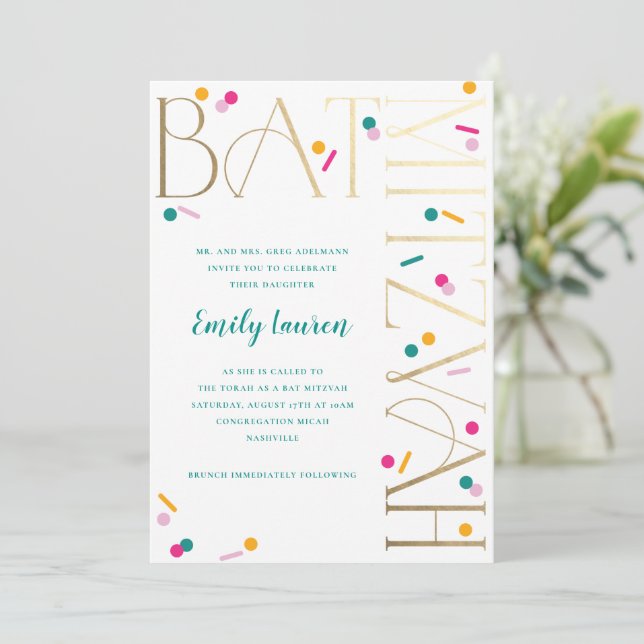 Colorful Confetti Bat Mitzvah Einladung (Stehend Vorderseite)
