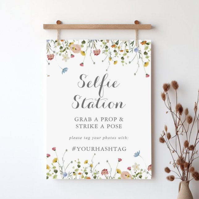 Colorful Dainty Wild Blume Selfie Station Zeichen Poster (Von Creator hochgeladen)