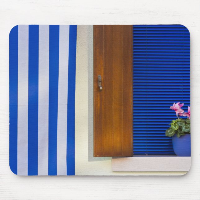 Colorful design contrast on residence mousepad (Vorne)