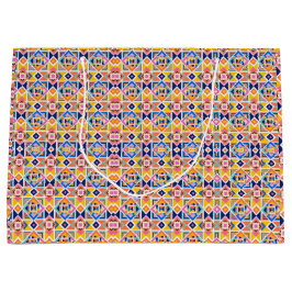 Colorful geometric-patterned gift bag with white  große geschenktüte
