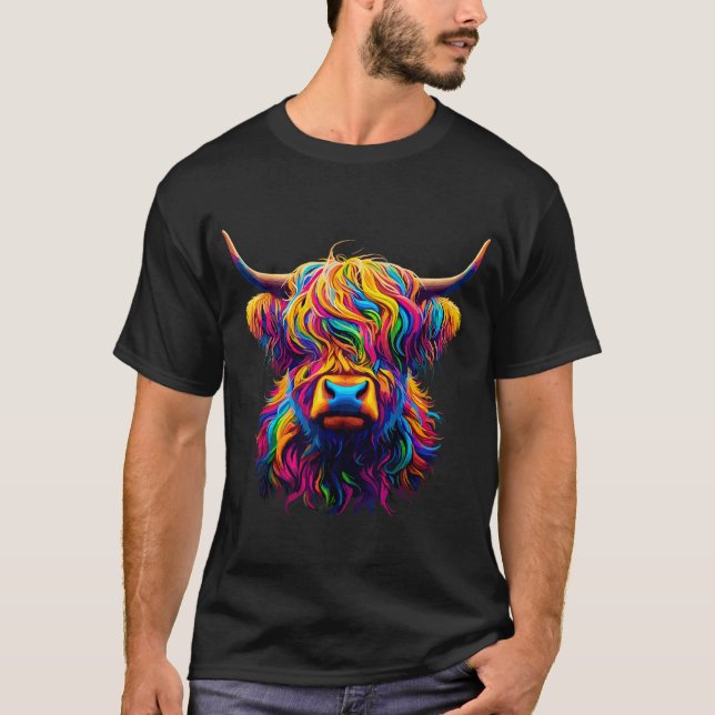 Colorful Highland Cow T-Shirt (Vorderseite)