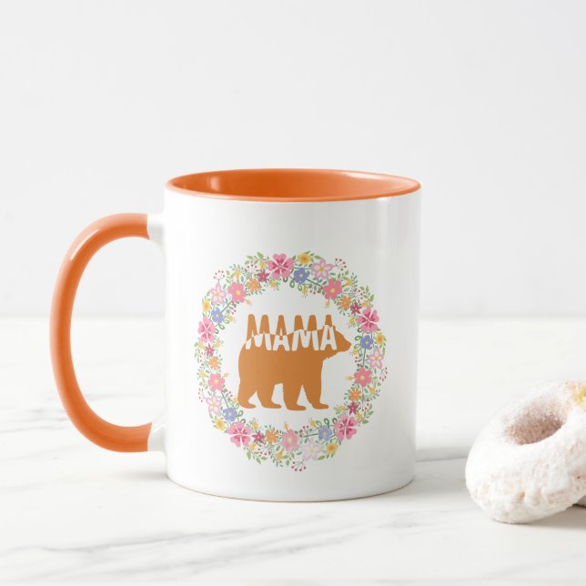 Colorful Mama Bear Silhouette Art Tasse (Mit Donut)
