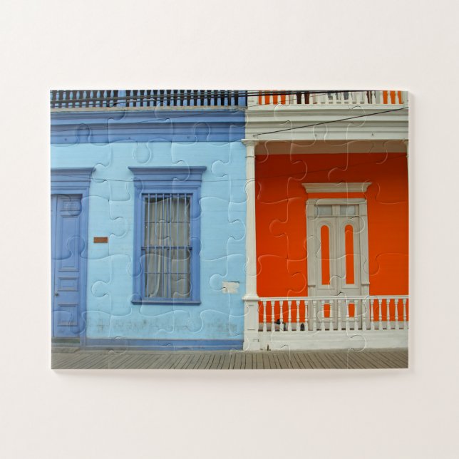 Colourful Iquique street 30-pc (Horizontal)