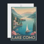 Comer See Vintag Postkarte<br><div class="desc">Tauchen Sie ein in die zeitlose Schönheit des Comer Sees mit dieser Vintagen Postkarte. Dieses Design besticht durch das schimmernde Wasser des Sees, die majestätischen Berge und die reizvollen Villen. Es besticht durch die Eleganz und Romantik eines der berühmtesten Ziele Italiens. Ideal für Sammler, Reisende und Liebhaber der klassischen Reisekunst,...</div>