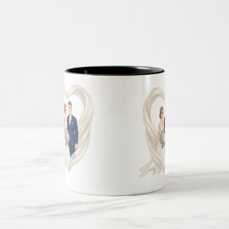 Comic-Braut und Bräutigam bei der Hochzeit  Zweifarbige Tasse