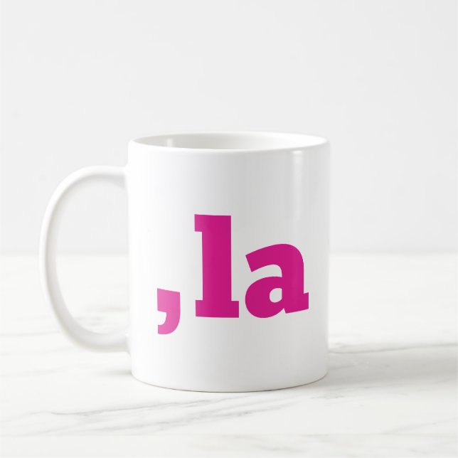 Comma La Kamala Harris - maßgeschneidertes Textdes Kaffeetasse (Links)
