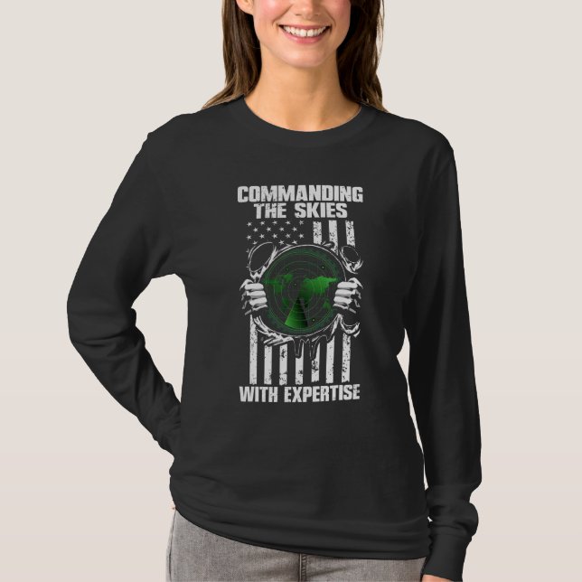 Commanding The Skies With Expertise Air Traffic Co T-Shirt (Vorderseite)