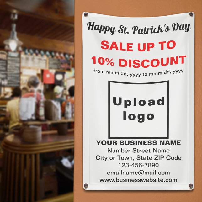 Commerce Saint Patrick Vente sur une bannière blan (Business Saint Patrick sale on white banner. Signage to attract more customers.)